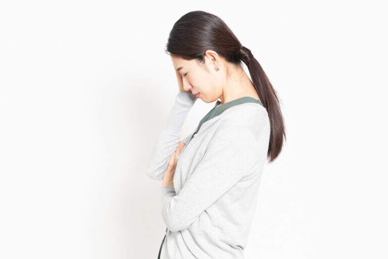 立ち上がると頭痛が脈打つ理由とは？